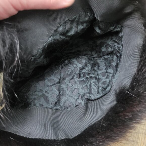 Genuine fur - black vintage hat made by Paul's Furs Montreal - fits small - Picture 4 of 5